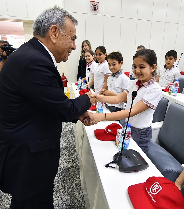 Çocuklar sordu, Başkan anlattı