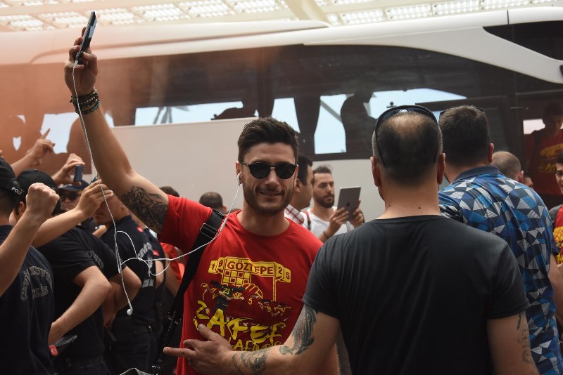 Göztepe şampiyon gibi uğurlandı