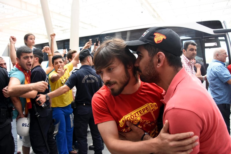 Göztepe şampiyon gibi uğurlandı