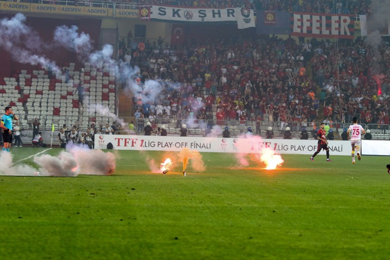 Göztepe Süper Lig’e yükseldi!