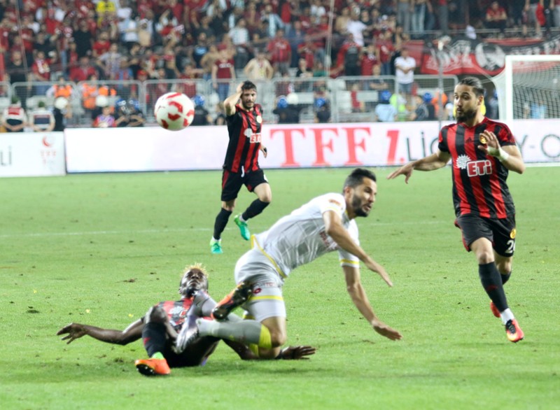 Göztepe Süper Lig’e yükseldi!