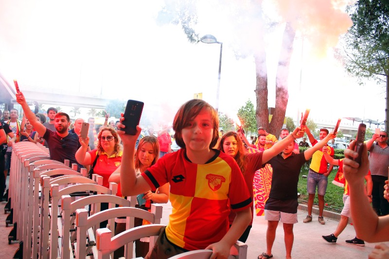 Göztepe Süper Lig’e yükseldi!