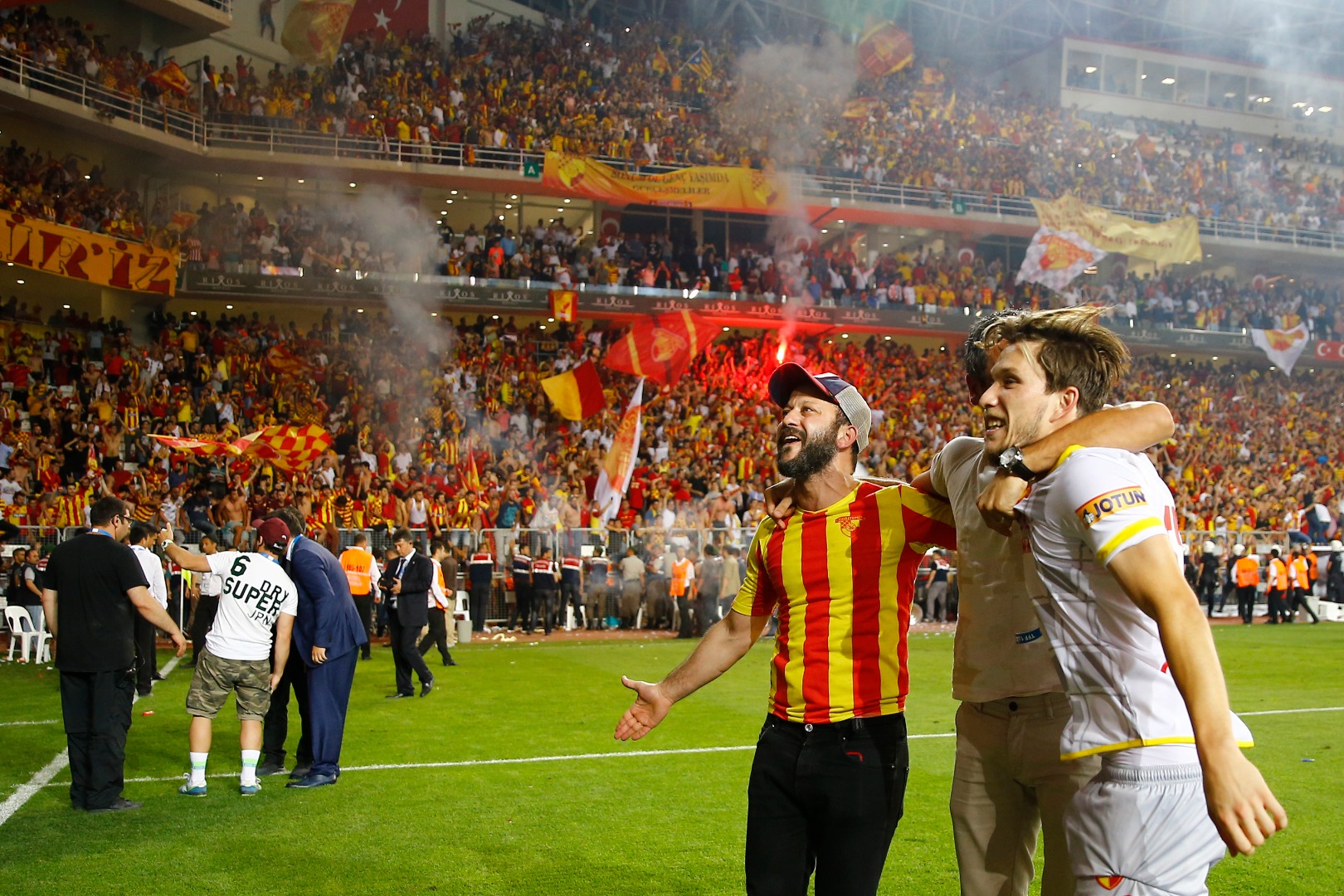 Göztepe Süper Lig’e yükseldi!