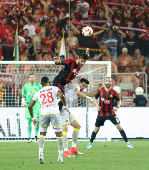 Göztepe Süper Lig’e yükseldi!