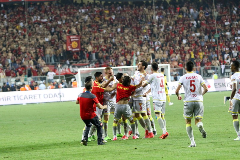 Göztepe Süper Lig’e yükseldi!