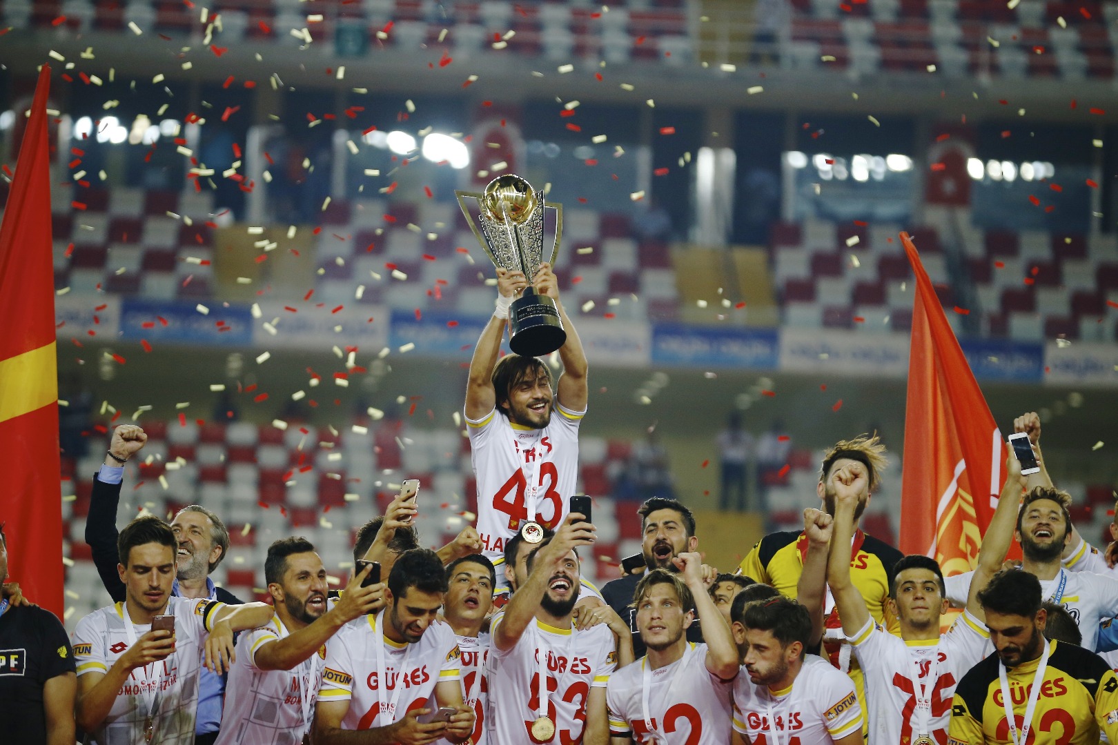Göztepe Süper Lig’e yükseldi!