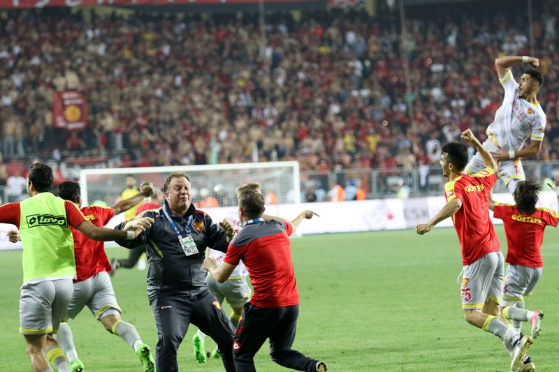 Göztepe Süper Lig’e yükseldi!