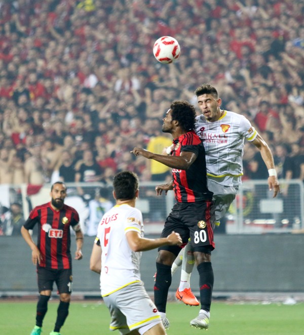 Göztepe Süper Lig’e yükseldi!