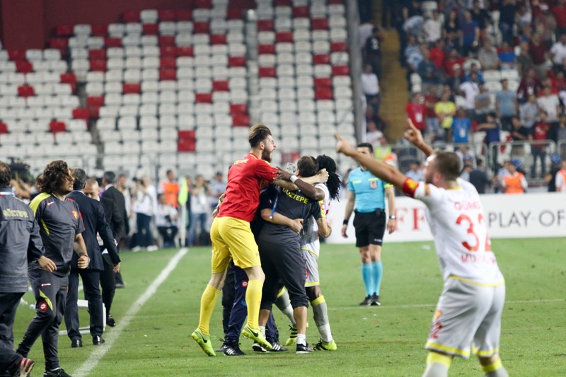 Göztepe Süper Lig’e yükseldi!