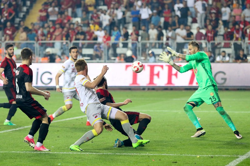 Göztepe Süper Lig’e yükseldi!