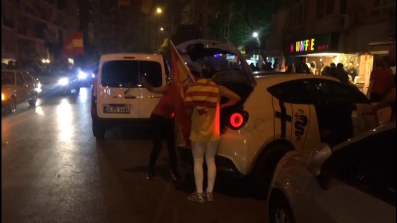 İzmirliler sabaha kadar uyumadı