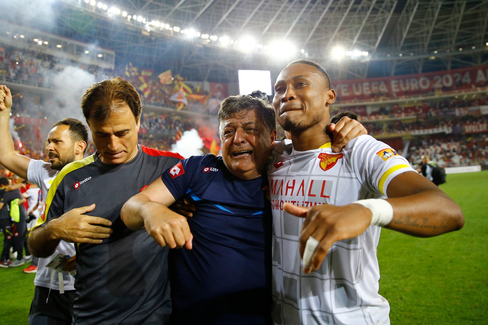 Göztepe Süper Lig’e yükseldi!