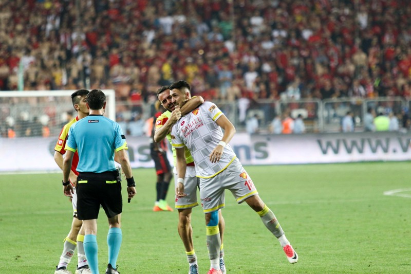 Göztepe Süper Lig’e yükseldi!