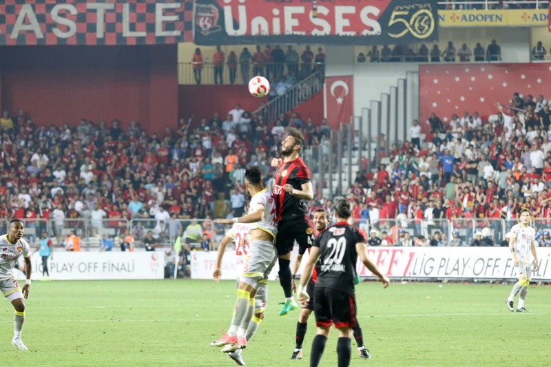 Göztepe Süper Lig’e yükseldi!