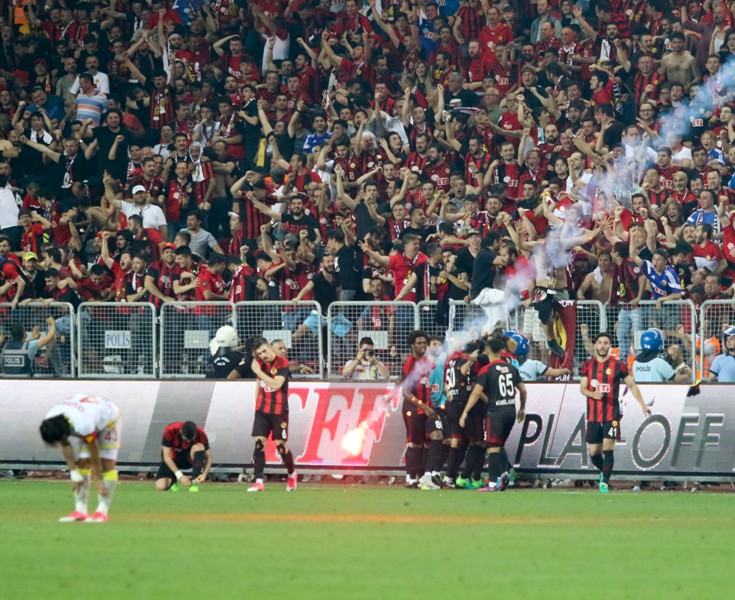Göztepe Süper Lig’e yükseldi!
