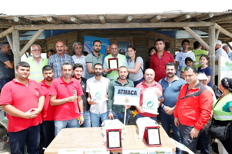 Çiğli sahilinde büyük temizlik harekatı