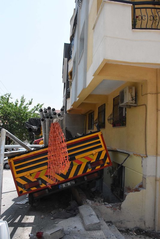 Buca'da faciadan kıl payı dönüldü