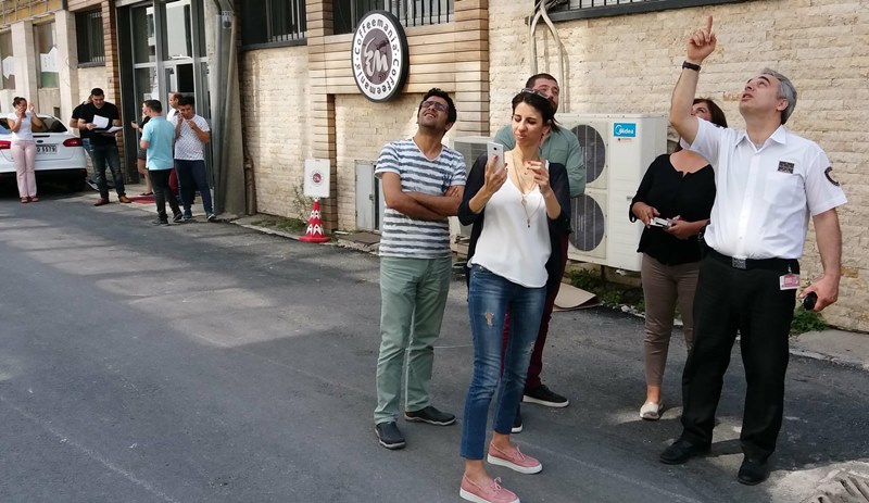 Deprem İzmir'de panik yarattı