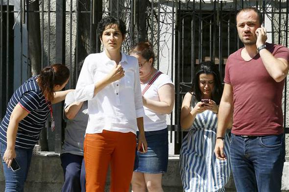 Deprem İzmir'de panik yarattı