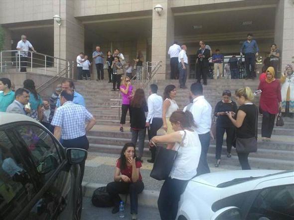 Deprem İzmir'de panik yarattı