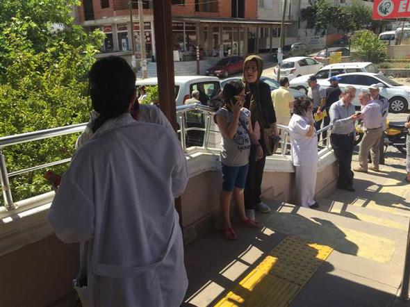 Deprem İzmir'de panik yarattı