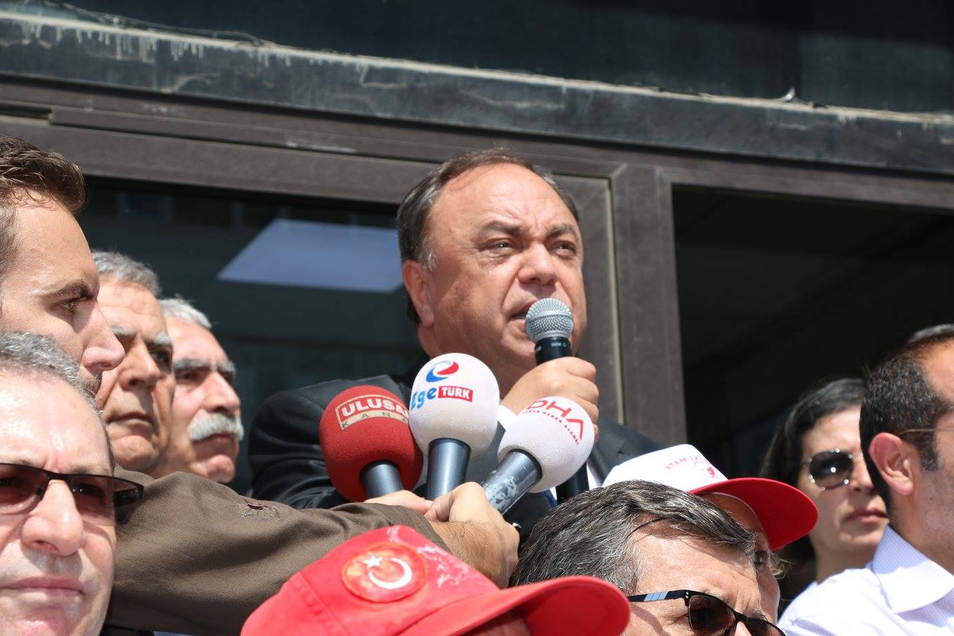 CHP 'adalet' için toplandı