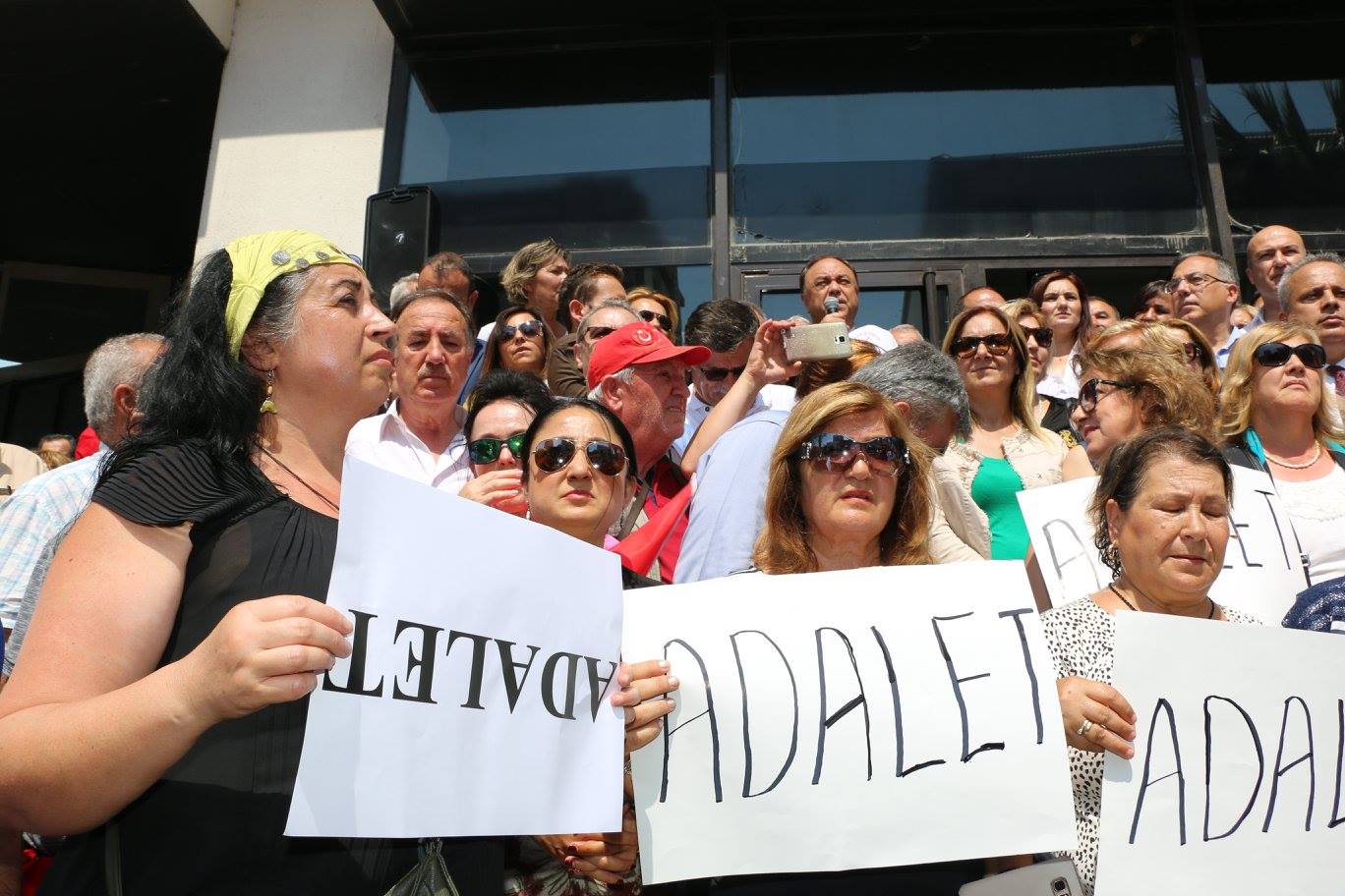 CHP 'adalet' için toplandı