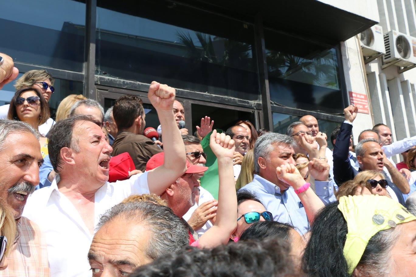 CHP 'adalet' için toplandı