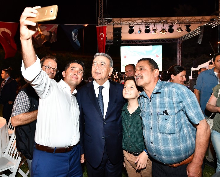 Kocaoğlu'yla özçekim yarışı