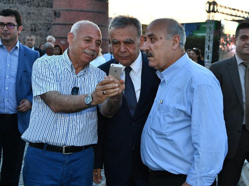 Kocaoğlu'yla özçekim yarışı