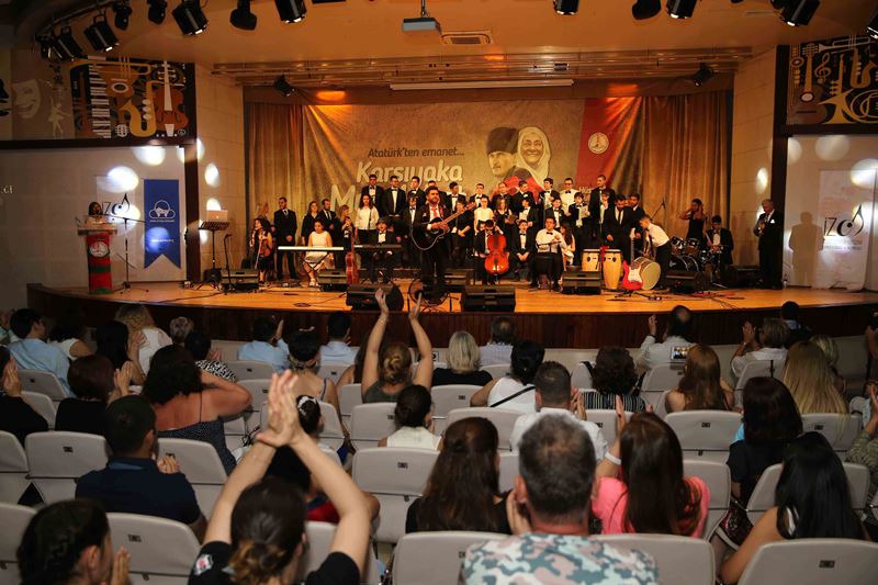 En büyük otizm korosu büyüledi