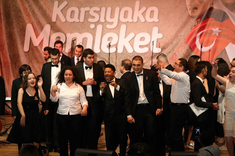 En büyük otizm korosu büyüledi