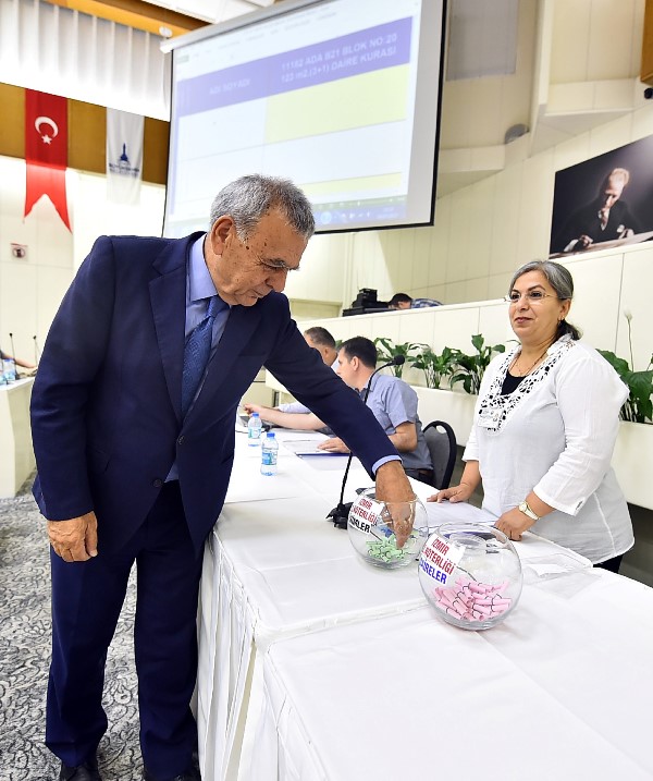 Uzundere'de yüzler gülüyor