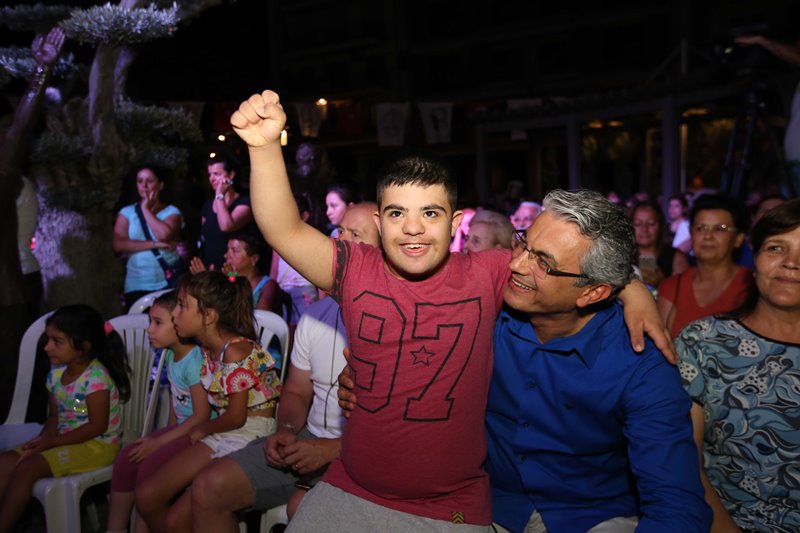 Karşıyaka’nın parklarında ‘konser’ zamanı
