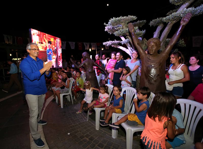 Karşıyaka’nın parklarında ‘konser’ zamanı