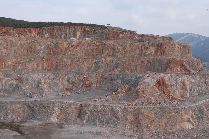 Taş ocağına 'yeşil gerdanlık'
