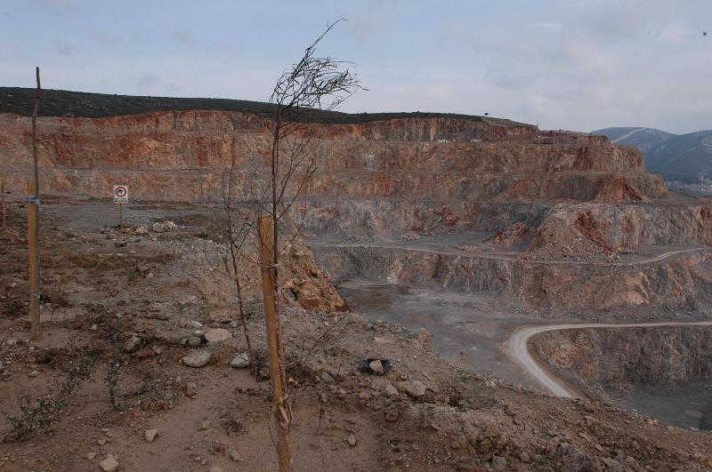Taş ocağına 'yeşil gerdanlık'