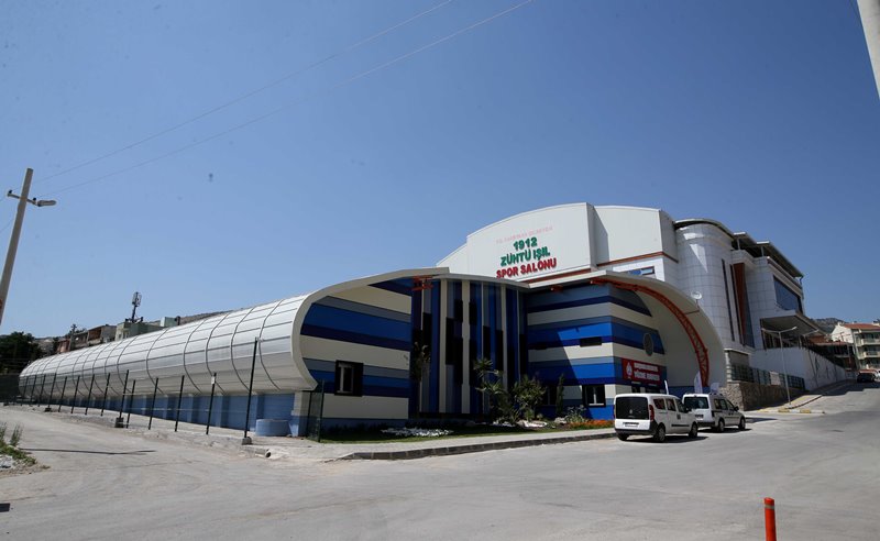Karşıyaka kapalı havuza kavuştu