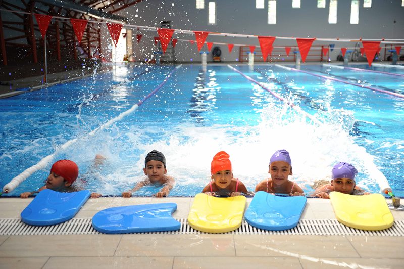 Karşıyaka kapalı havuza kavuştu