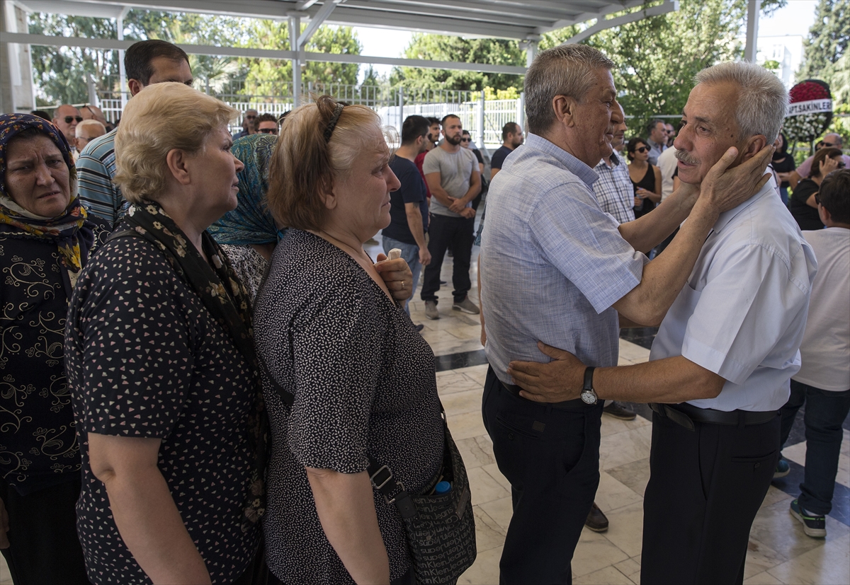 Depremde hayatını kaybeden Kurtoğlu toprağa verildi