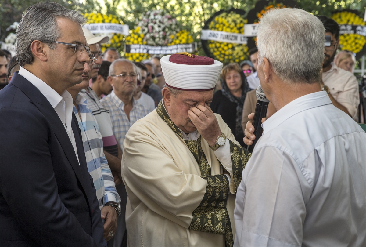 Depremde hayatını kaybeden Kurtoğlu toprağa verildi