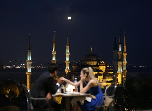 Kısmi Ay tutulması böyle görüntülendi...
