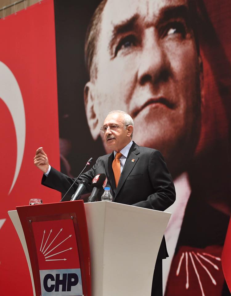 Kılıçdaroglu belediye başkanlarını topladı