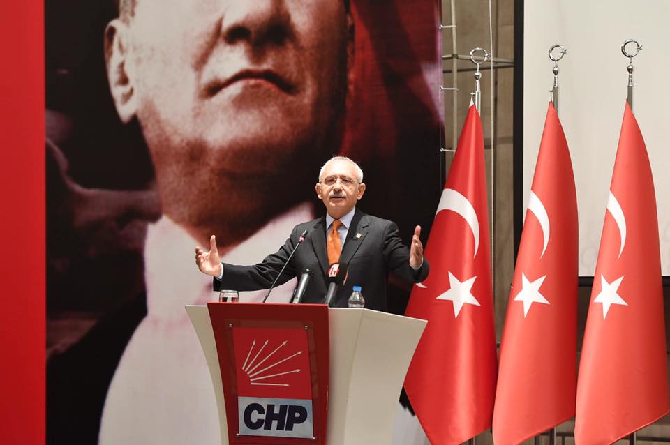 Kılıçdaroglu belediye başkanlarını topladı