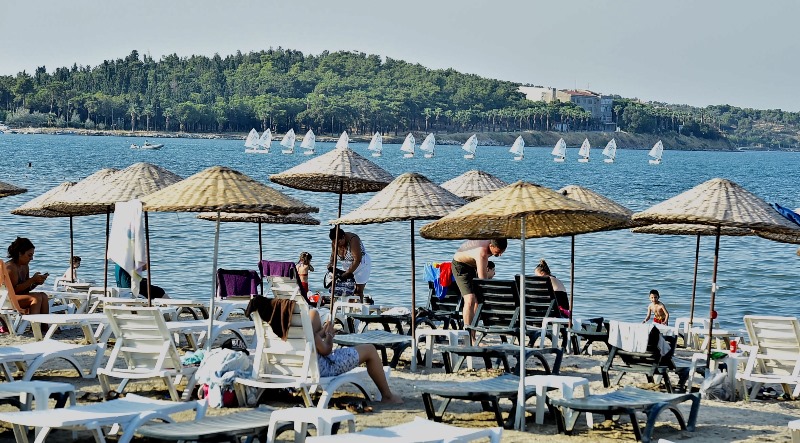 İzmir Körfezi'ne ilk Mavi Bayrak