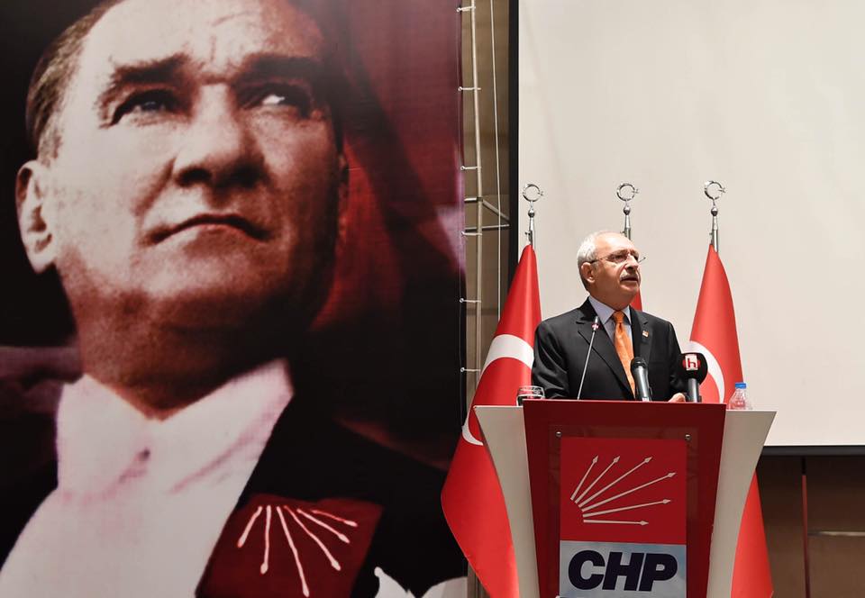 Kılıçdaroglu belediye başkanlarını topladı