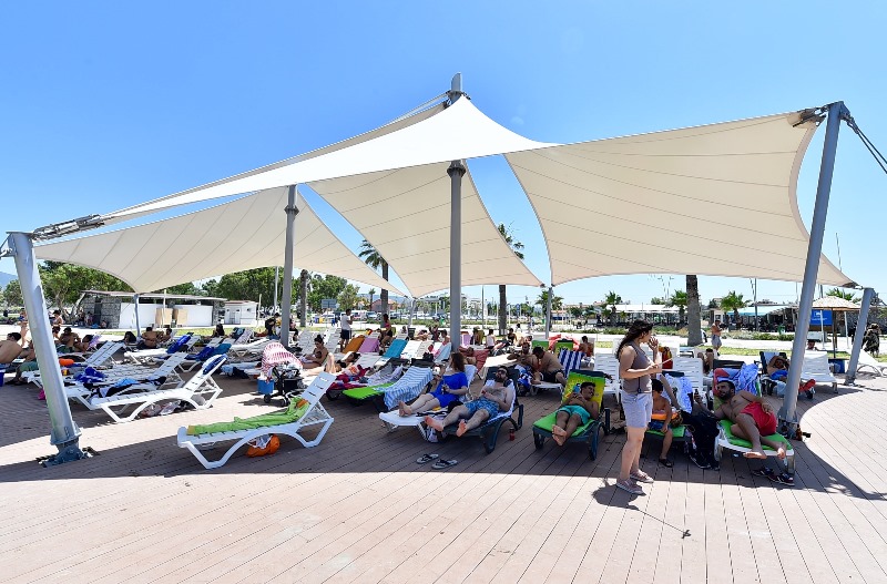 İzmir Körfezi'ne ilk Mavi Bayrak