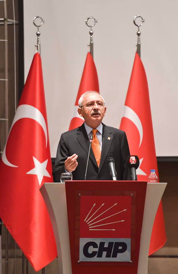 Kılıçdaroglu belediye başkanlarını topladı