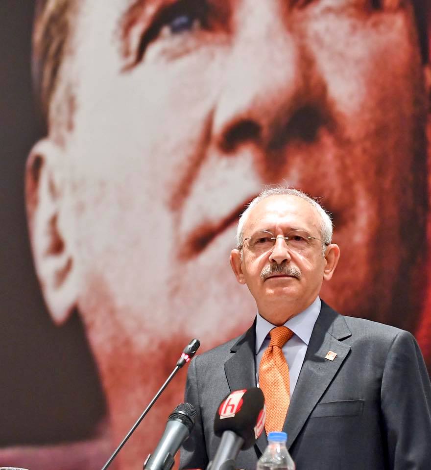 Kılıçdaroglu belediye başkanlarını topladı