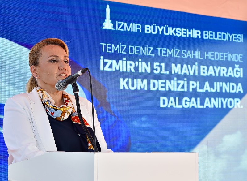 İzmir Körfezi'ne ilk Mavi Bayrak